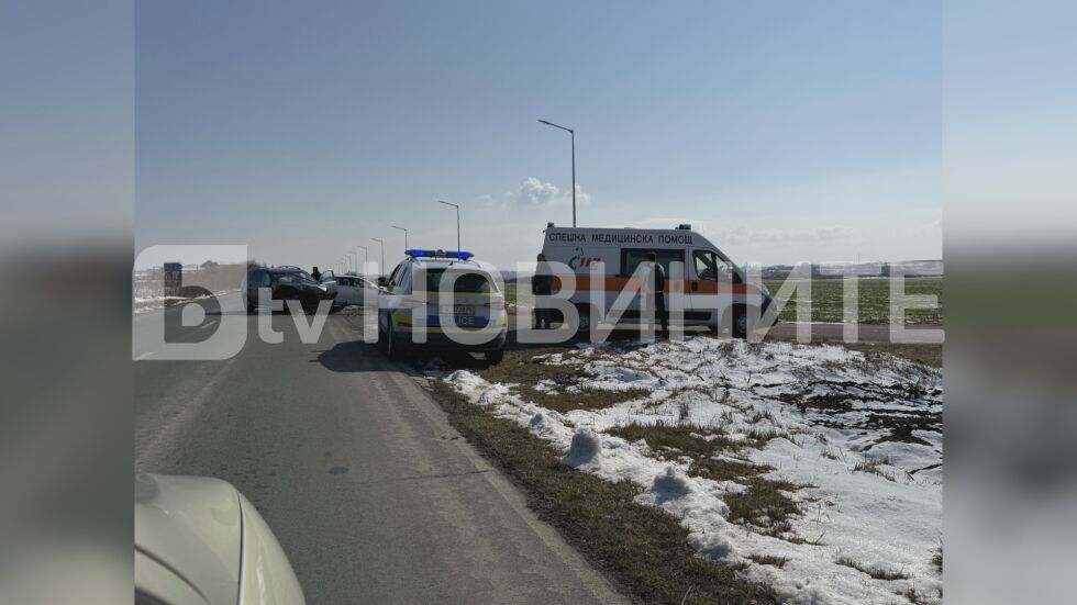 Две катастрофи затрудниха движението по пътя Каблешково - Слънчев бряг (СНИМКИ)