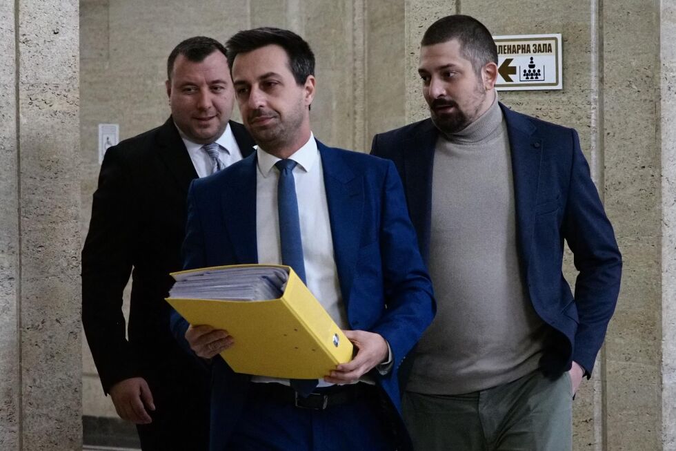 "Възраждане" се регистрира в ЦИК за изборите през април