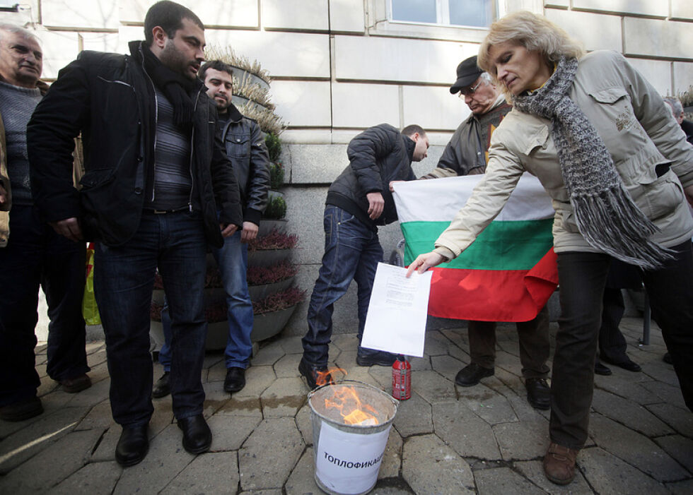 Община Бургас иска проверка за високи сметки за ток
