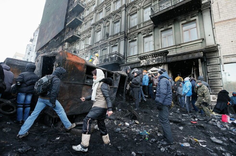 Протестиращи принудиха губернатора на Лвов да подаде оставка