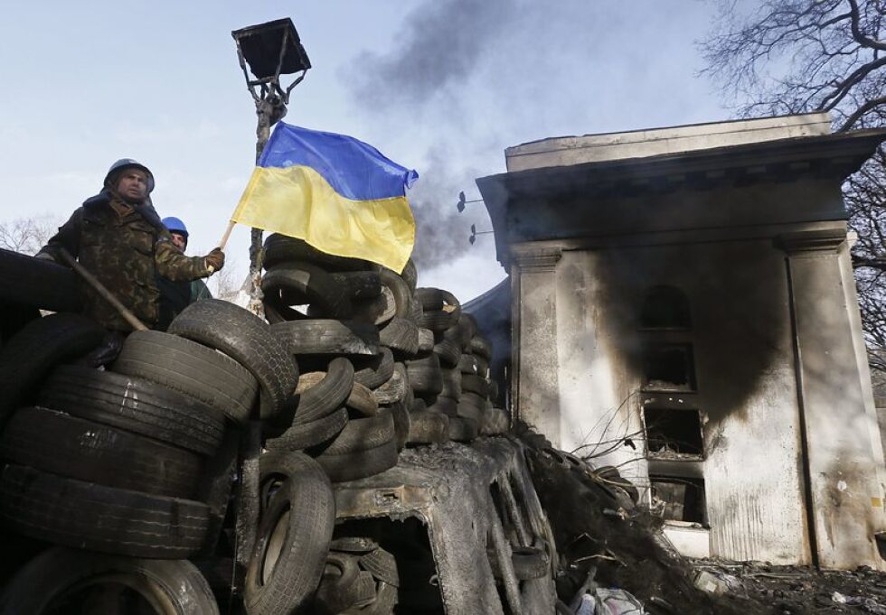 Изненадваща намеса на военните в политическата криза в Украйна
