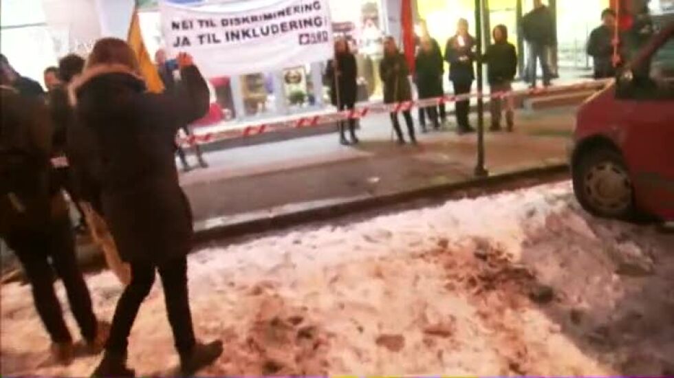 Почти 200 души се събраха на първата антиислямска демонстрация в Норвегия (ВИДЕО)