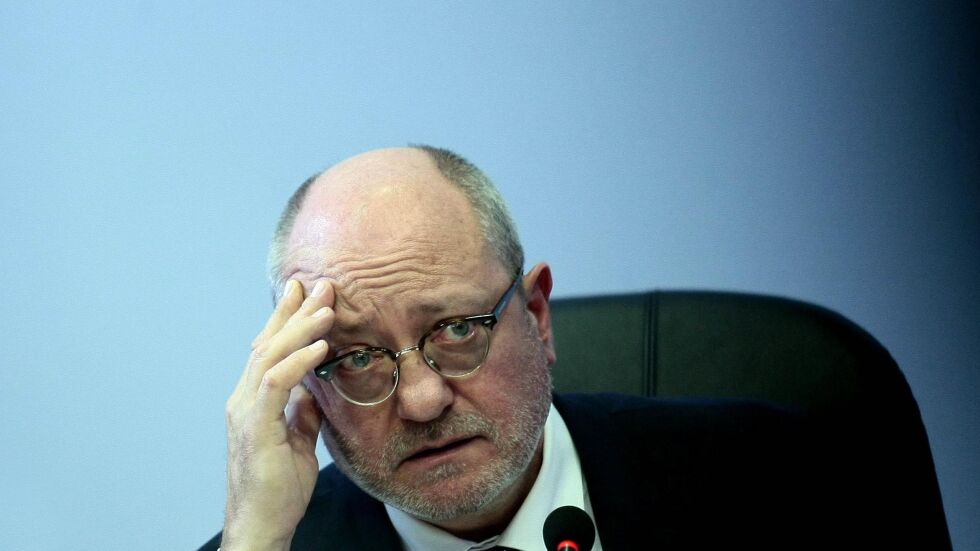 Трети ден Тодор Танев не подава оставка (ОБЗОР)