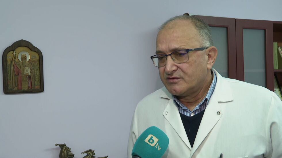 Заразените с COVID след първата доза: Състоянието на лекаря от Хасково е добро