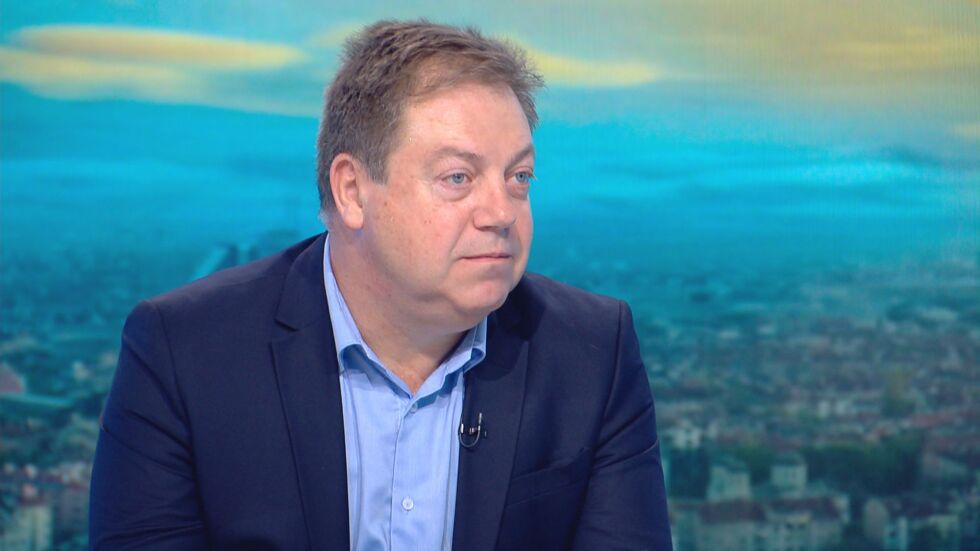 Шефът на БЛС за Мангъров: Лекар, който разпространява фалшиви новини, не може да се нарича лекар