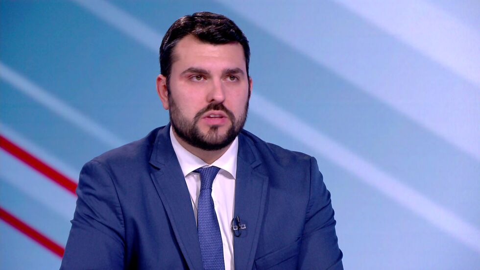 Георг Георгиев за разкритията на „Ди велт“: Или лъже г-жа Нинова, или Кирил Петков 