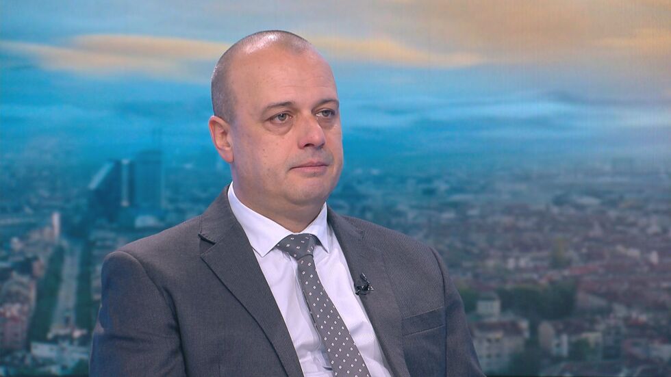 Христо Проданов: Пакетирането в коалиции при толкова разпокъсан парламент е абсурдно