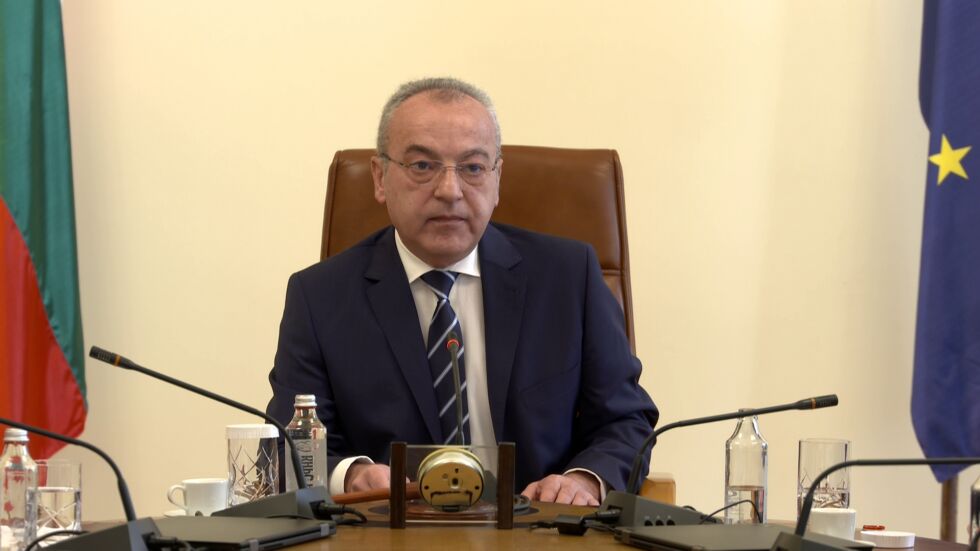 Донев: Когато политиците критикуват бюджета, те критикуват собствените си законодателни решения