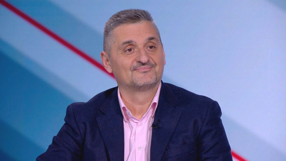 Кирил Добрев: БСП е универсален играч, но се изхабява като сапуна в банята