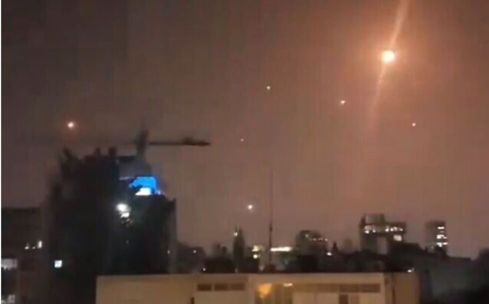 „Не са фойерверки“: Точно в полунощ на Нова година „Хамас“ изстреля 27 ракети към Израел (ВИДЕО)