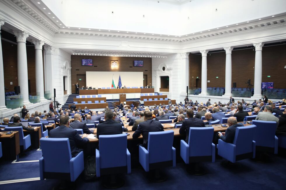 След смъртта на Сияна и протестите: НС ударно приема закони срещу войната по пътищата