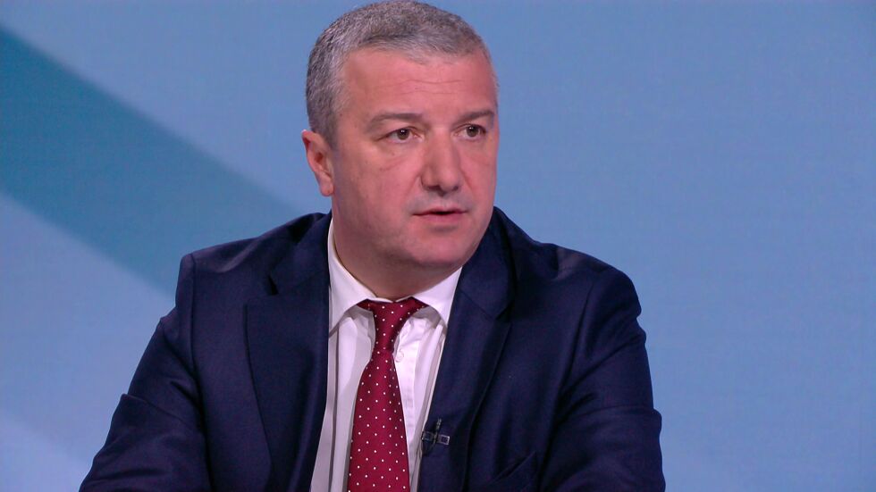 Драгомир Стойнев за битката за БСП: Няма да участвам, капитанът трябва да е друг