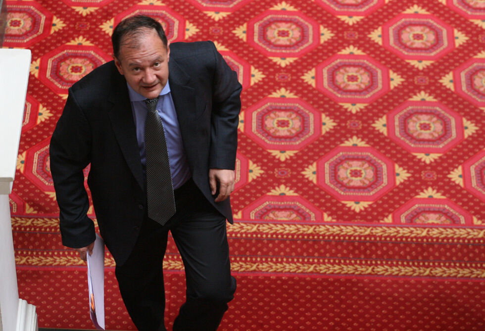Миков: Депутатите да не идват на работа, да няма заседание на НС