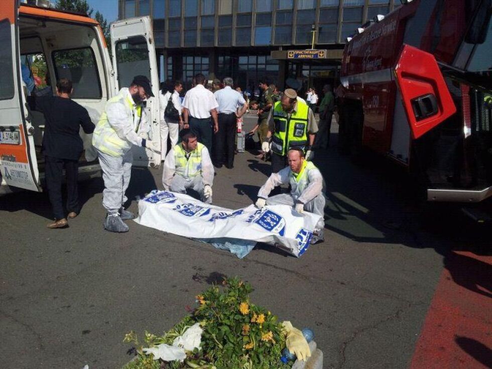 Бивши шефове на разузнаването "усетиха" международен натиск в посочването на "Хизбулла"