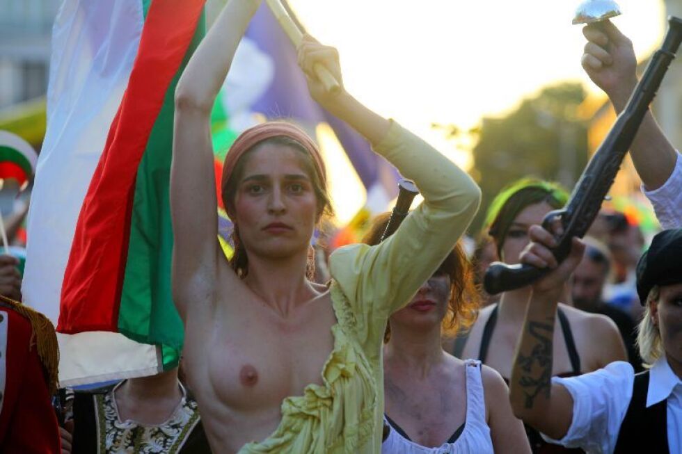 „Френски революционери” искат свобода в 30-ия ден на протести