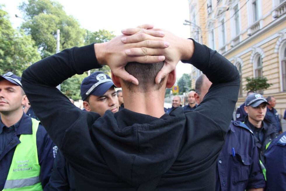 Осуетена блокада и проверки вместо сутрешно кафе