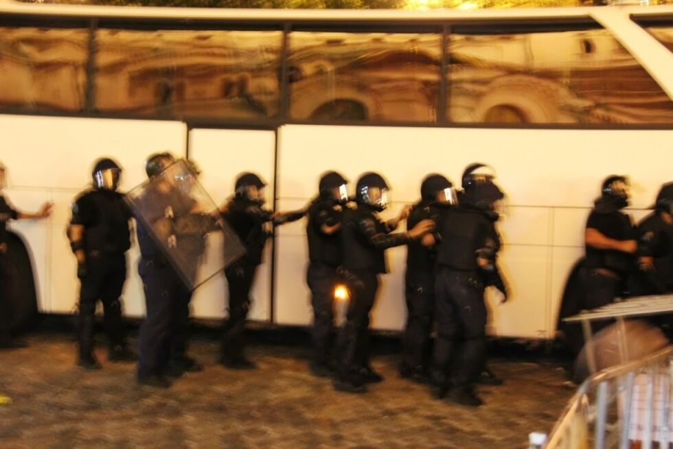 "Икономист" за България: Протестна парализа