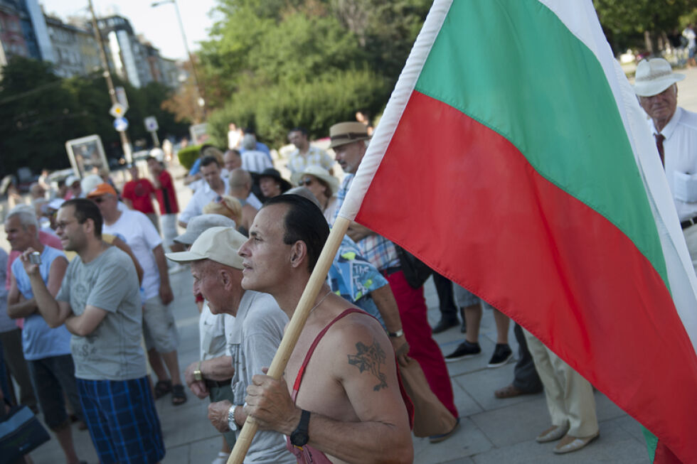 След 44 дни пред НДК подкрепящите кабинета станаха приятели