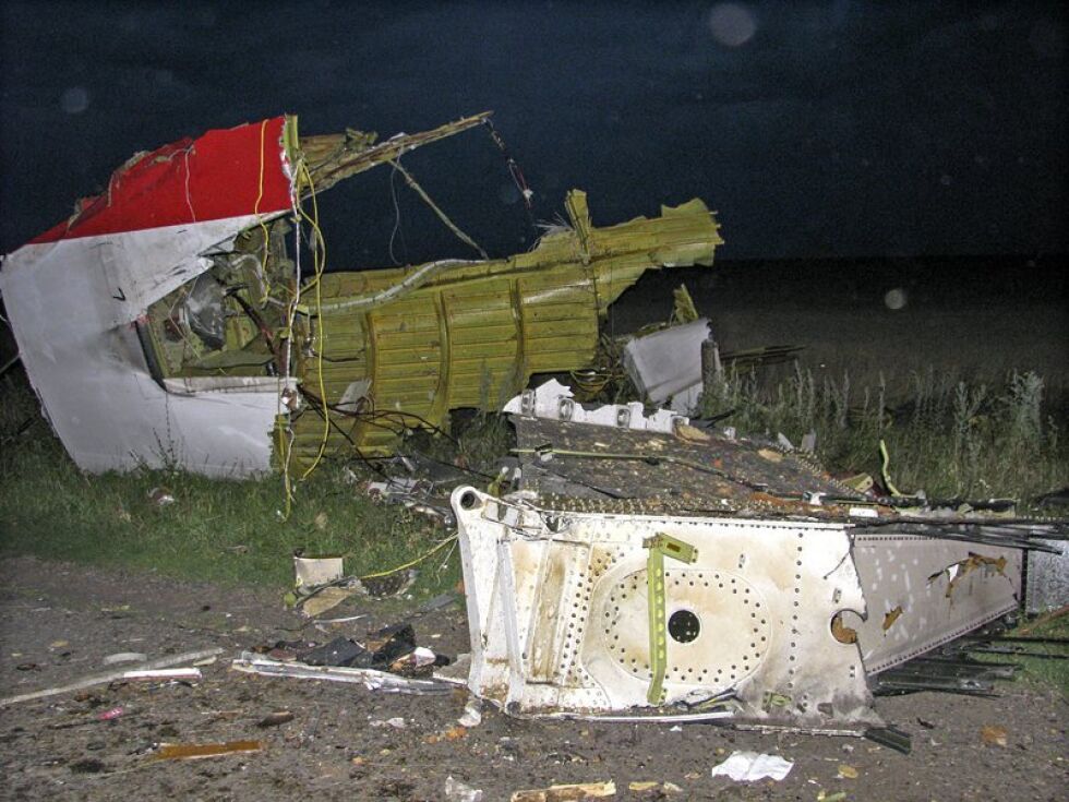 Започна операцията по събиране на останките на сваления MH17