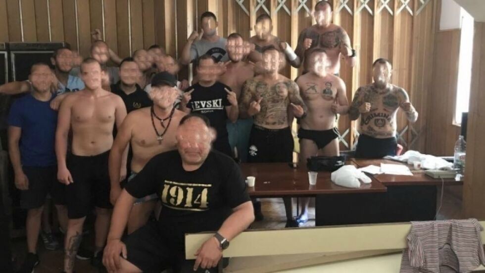 Задържаните фенове на "Левски" се забавляват в ареста