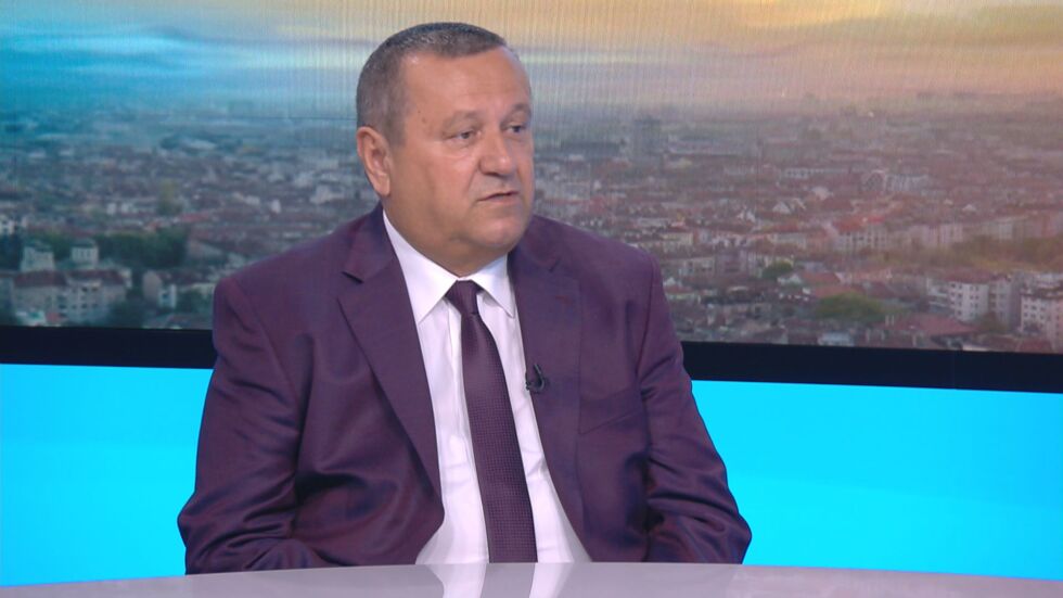 Хасан Адемов: Повишеният брой на заразени с COVID-19 е сериозен проблем 