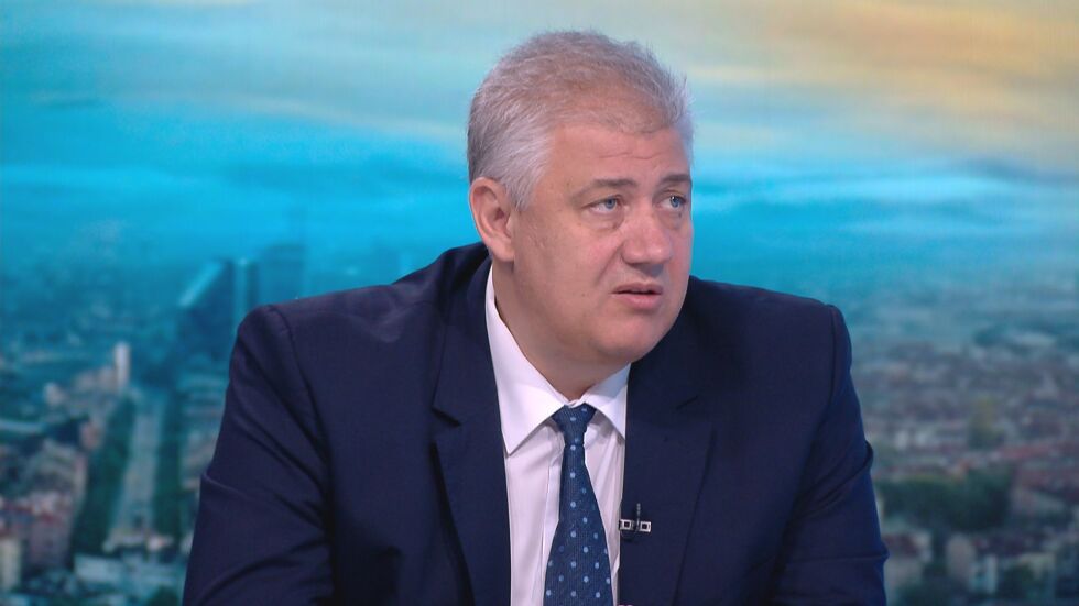 Проф. Асен Балтов: Все повече млади хора заболяват тежко от COVID-19  
