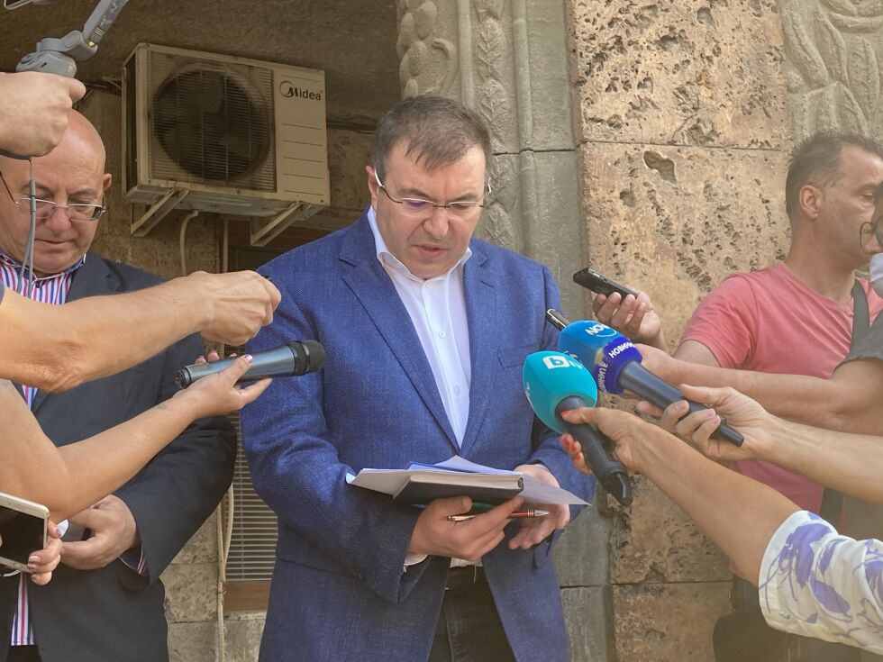 Здравният министър: Мерките няма да бъдат променяни или разширявани