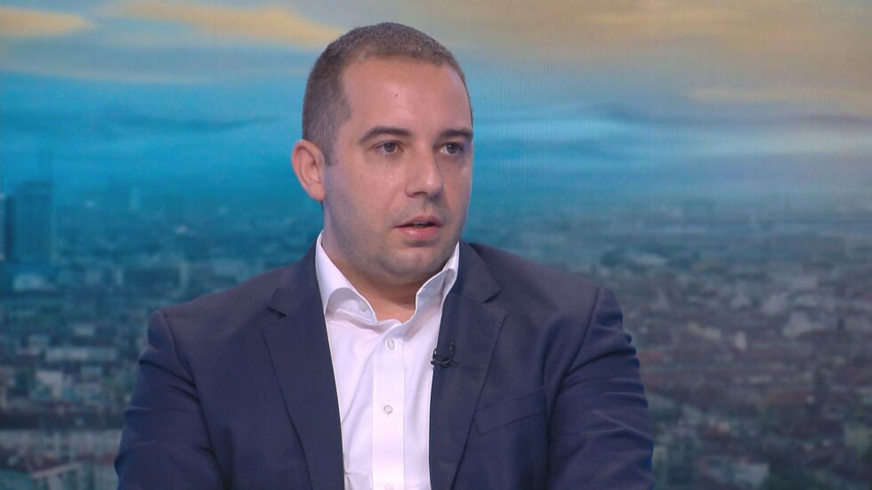 Богдан Кирилов: Може да изхвърлим 20 000 дози от ваксината на „АстраЗенека“