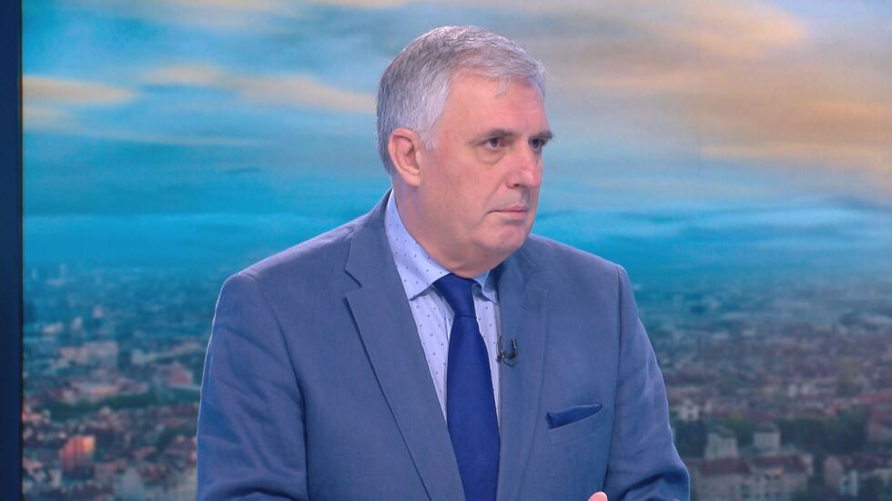 Ивайло Калфин: Неприемливо и непрофесионално е Митрофанова да поставя ултиматуми