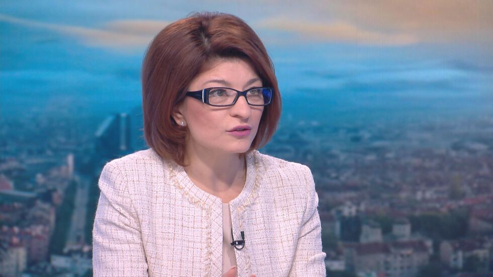 Атанасова: За две нощи направиха сбирщайн програма за кабинета "Василев"