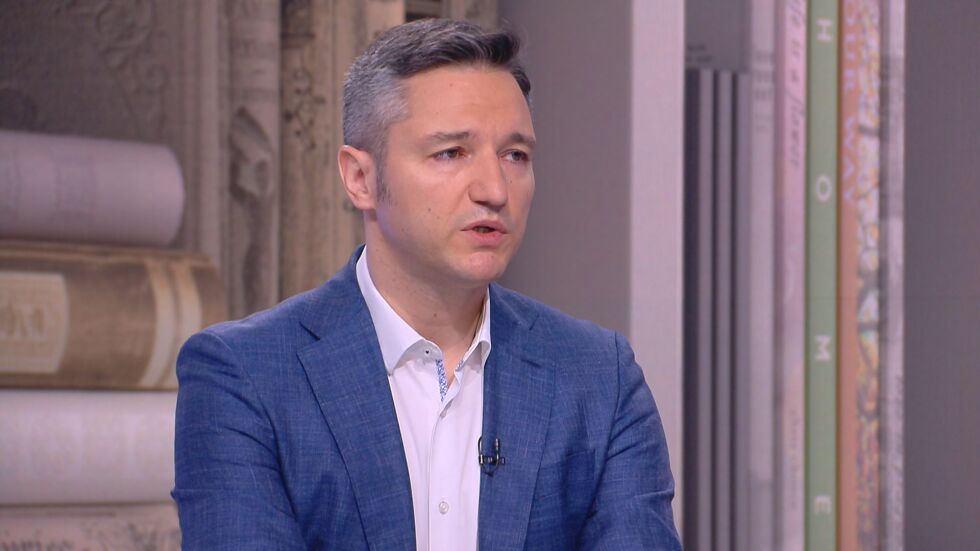 Вигенин за управлението: Нямаме ласкави оценки за част от министрите