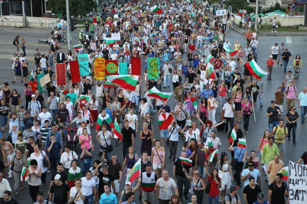 7000 души „игнорираха” агресията и протестираха мирно