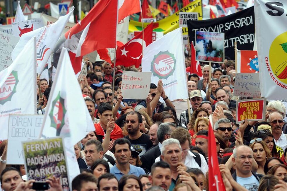 80 000 поискаха оставката на Ердоган в Кьолн