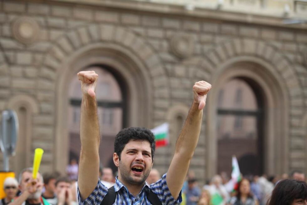Мутафчиев предлага зала на протестиращите, за да работят по изборния кодекс