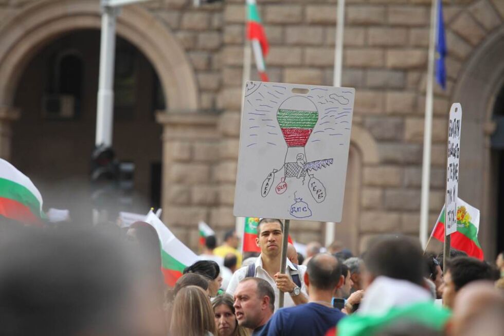 Духът на протестите в Турция и Бразилия завладя България