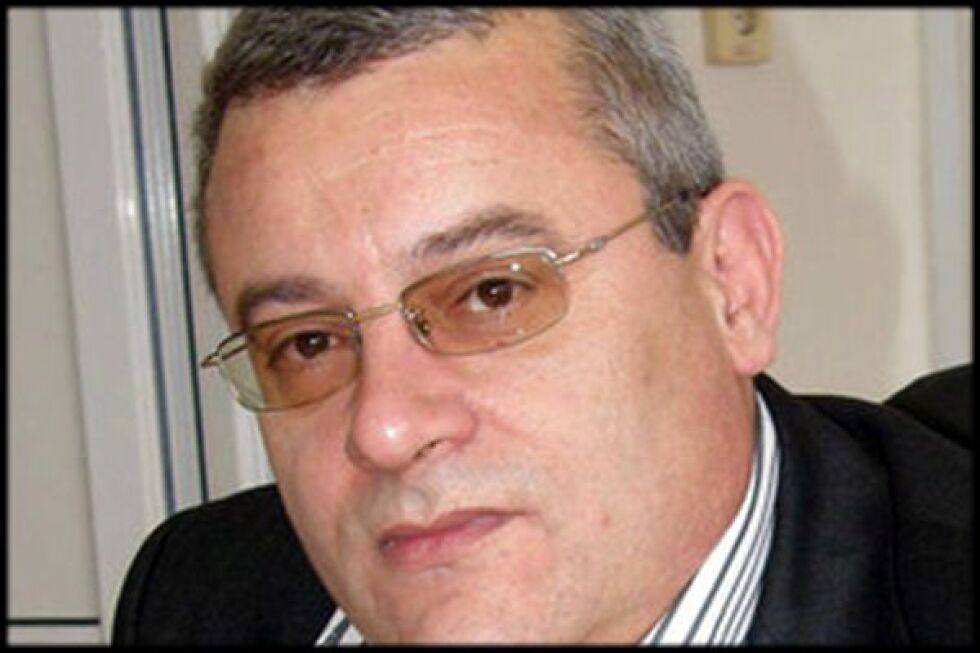 Служебният министър на енергетиката сменя шефа на БЕХ