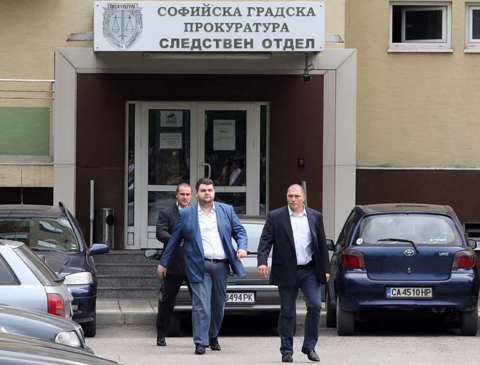 Пеевски отиде на разпит в следствието (ОБНОВЕНА)