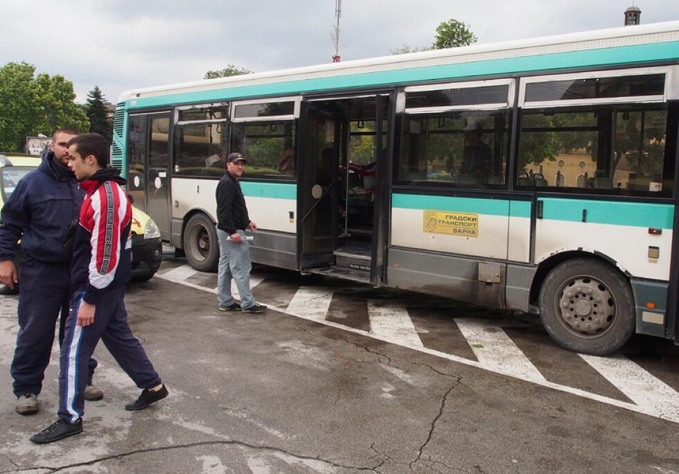 Безплатни автобуси за доброволци към "Аспарухово"