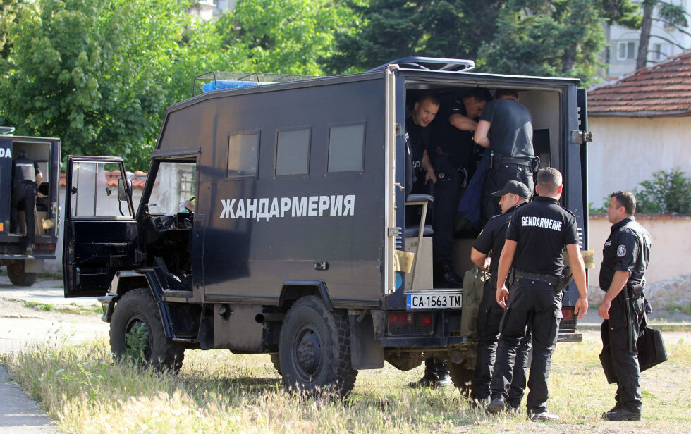 Полицията ще пази „Орландовци” поне няколко дни