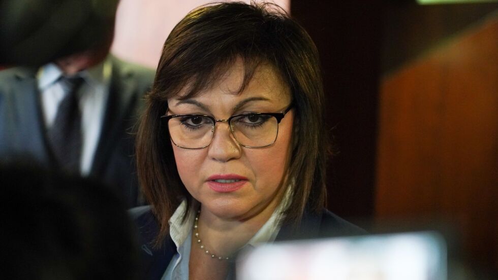 Корнелия Нинова е приета в болница с коронавирус