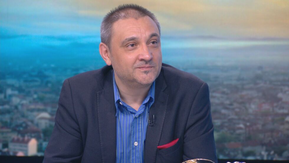 Доц. Чорбанов: Случайното заразяване с коронавирус е изключително рядко