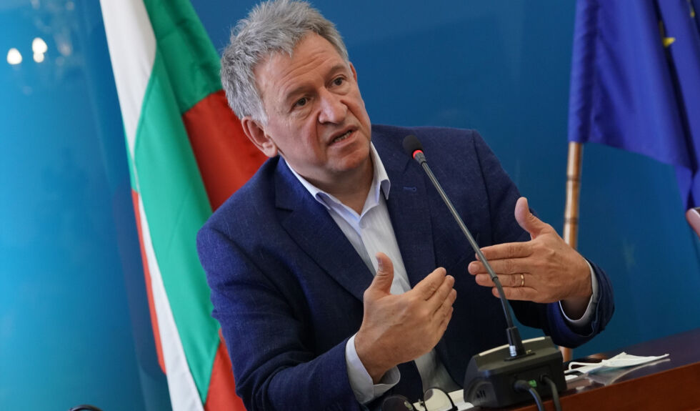 Кацаров: Ако воюваме едни с други, цената ще я платят нашите баби и дядовци