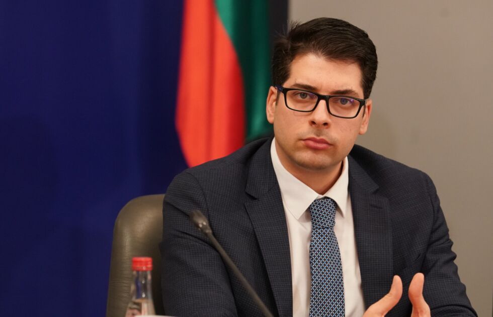 Кой е Атанас Пеканов? 