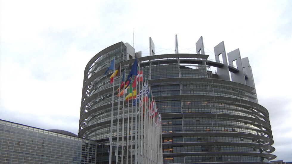 Европейският парламент обсъжда шестия пакет със санкции срещу Русия
