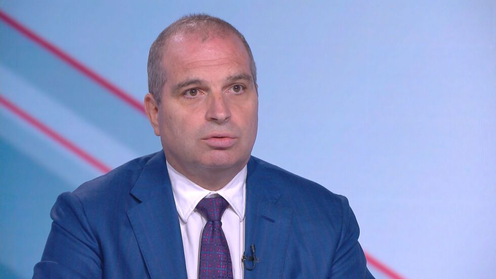 Караджов: Водосточната тръба за 1 млн. лв. е само във фантазиите на премиера