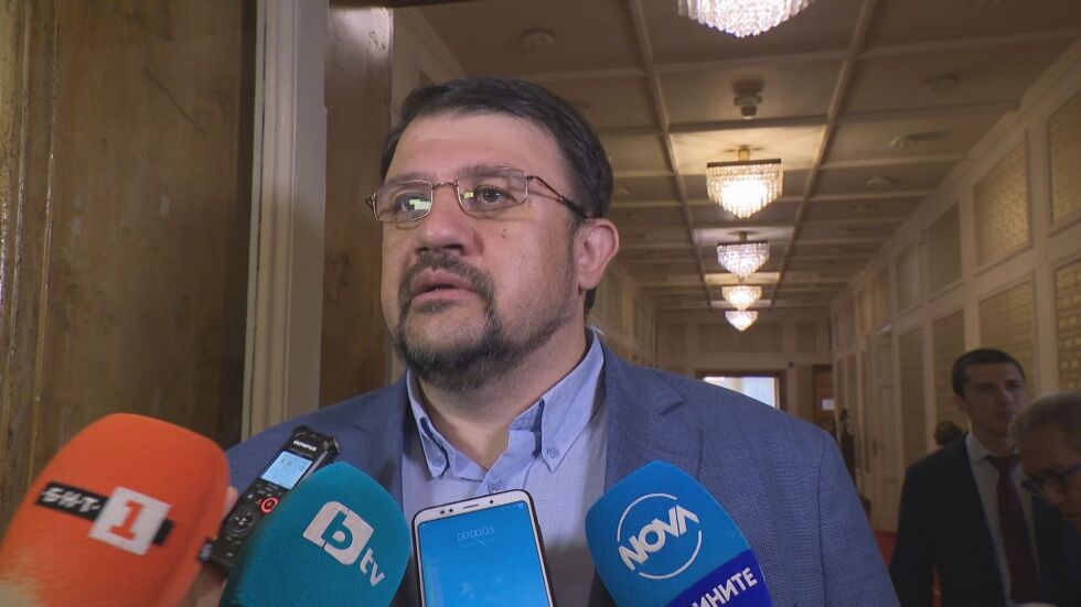 Ананиев след сблъсъка с Хамид: ДПС са адски изнервени, защото чекмеджето им е празно