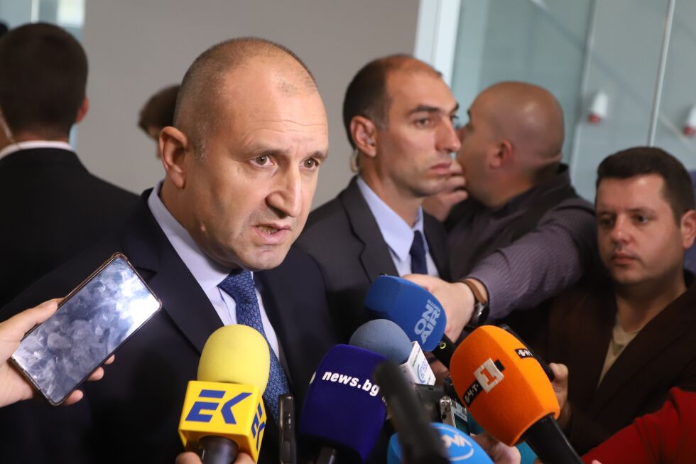 Радев: С калните борби помежду си партиите дискредитират цялата политическа система