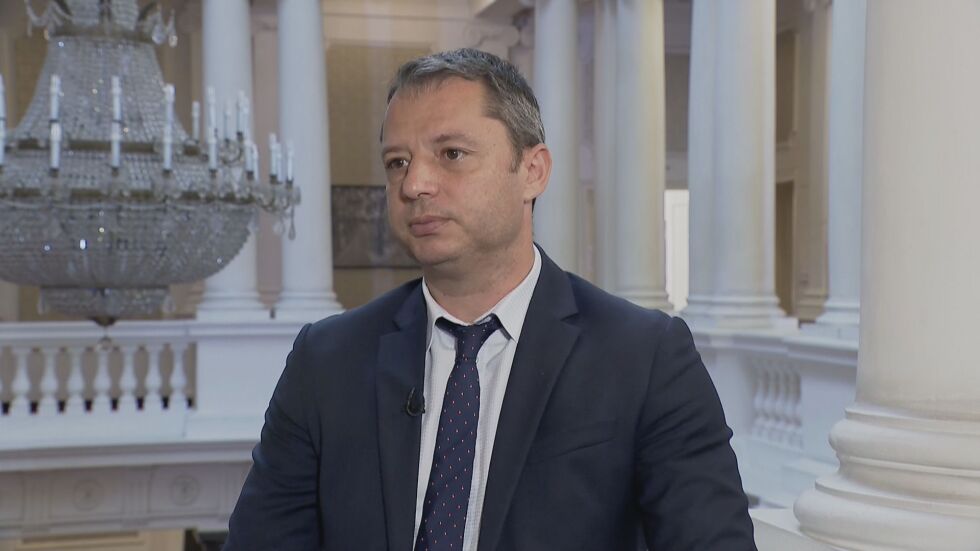 Добрев: Борисов заяви, че не иска вот на недоверие, защото след внасянето му имаше грозни сцени