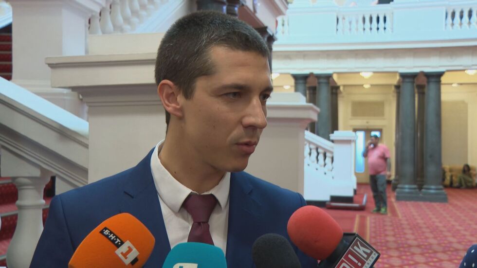 Мирослав Иванов: Надява се да намерим 6 депутати за сигурно мнозинство 