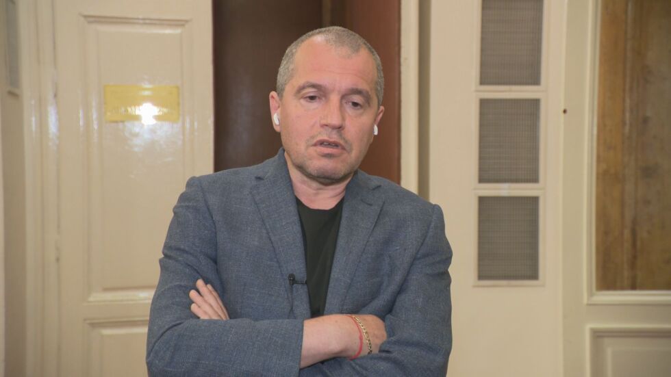 Тошко Йорданов за Радостин Василев: Държи се като тъпа мутра, а говори за морал